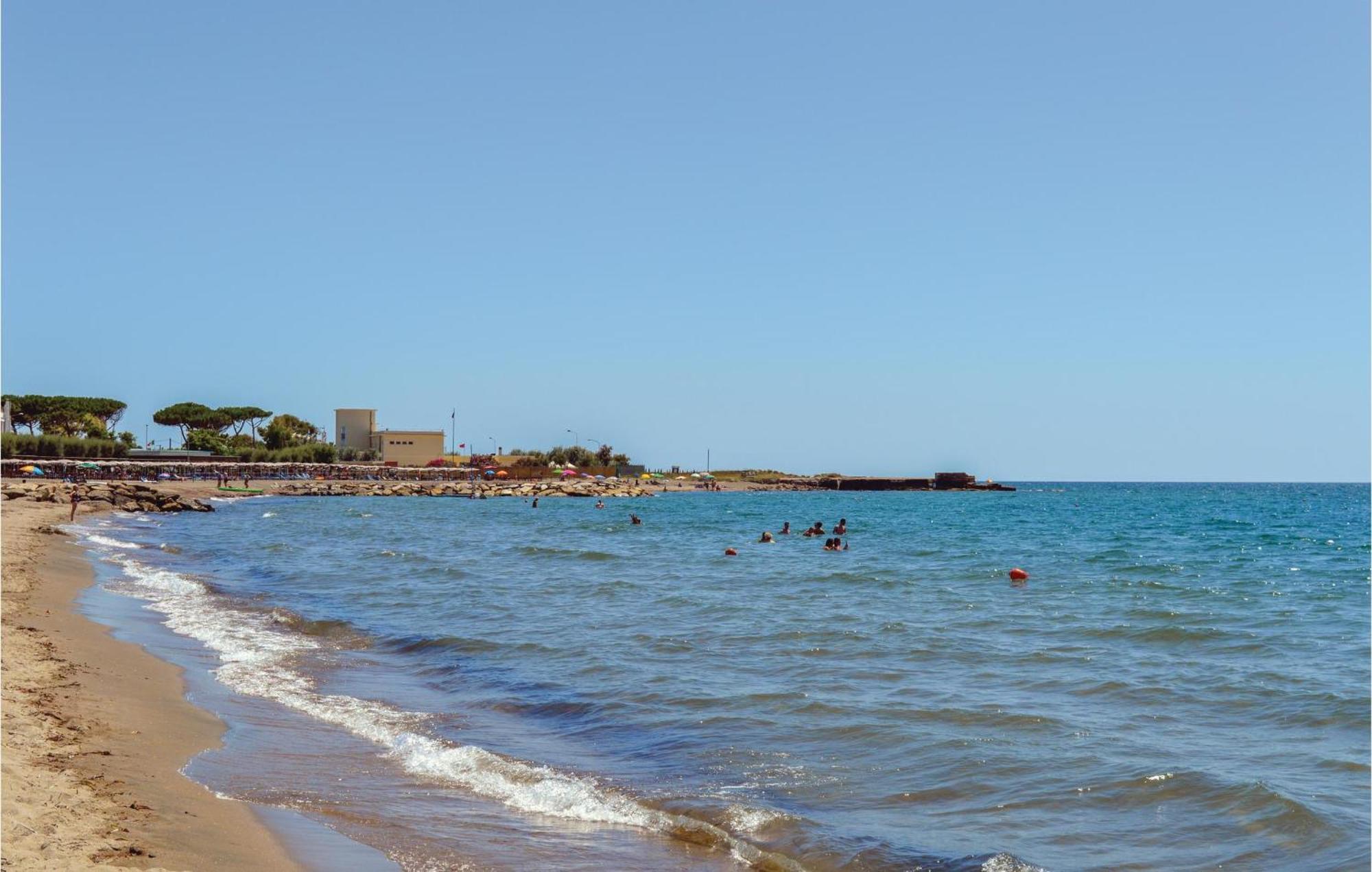 Gorgeous Apartment In Ladispoli Rm With Wifi Exteriör bild